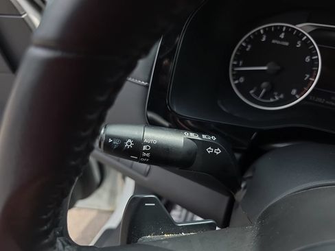 Used 2024 Nissan Pathfinder SV FWD image 33