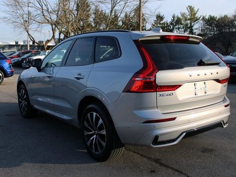 Used 2025 Volvo XC60 B5 Plus image 40