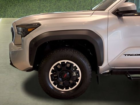 Used 2024 Toyota Tacoma TRD Off-Road AWD/4WD image 9