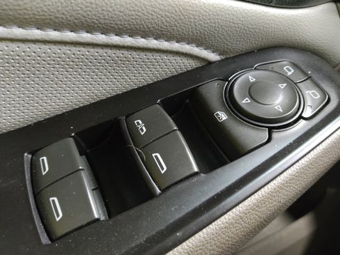 Used 2018 Chevrolet Traverse Premier AWD/4WD image 27