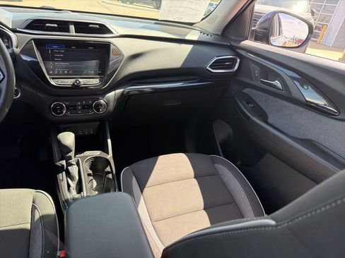 Used 2023 Chevrolet TrailBlazer LT w/ Convenience Package image 19