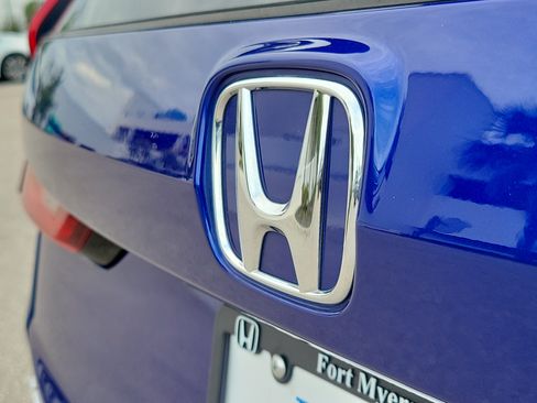 Used 2025 Honda CR-V LX image 7