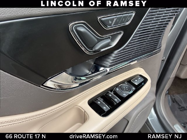 Certified 2022 Lincoln Corsair AWD w/ Equipment Group 101A image 13