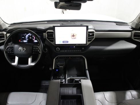 Used 2024 Toyota Tundra Limited image 2