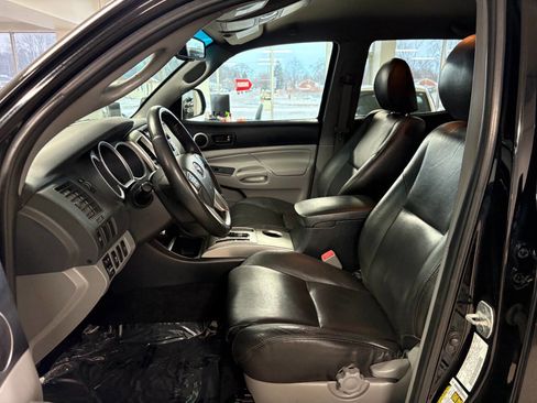 Used 2013 Toyota Tacoma 4x4 Double Cab image 16