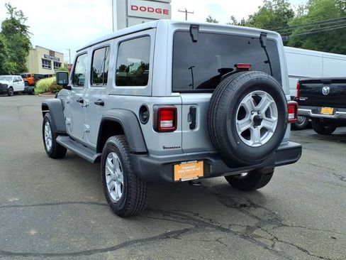 Used 2022 Jeep Wrangler Unlimited Sport w/ Sun And Sound Package AWD/4WD image 9