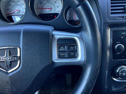 Used 2013 Dodge Challenger SXT image 15