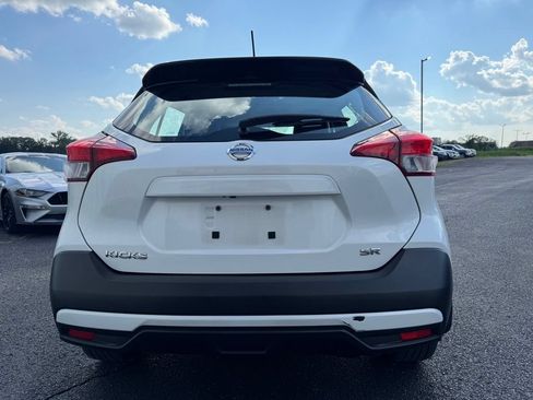 Used 2019 Nissan Kicks SR w/ SR Premium Package FWD image 7