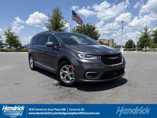 Used 2022 Chrysler Pacifica Limited FWD video 1