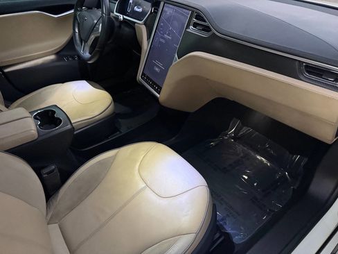 Used 2013 Tesla Model S Performance image 23