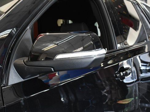 Used 2023 Chevrolet Traverse RS AWD/4WD image 10