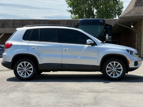 Used 2017 Volkswagen Tiguan Limited w/ Premium Package FWD image 6
