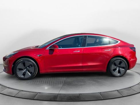 Used 2018 Tesla Model 3 Mid Range image 2