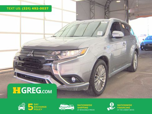Used 2022 Mitsubishi Outlander LE image 1