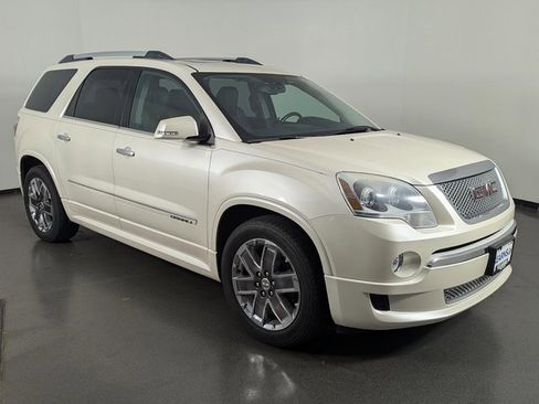 Used 2012 GMC Acadia Denali image 2