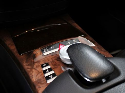 Used 2010 Mercedes-Benz S 550 image 34