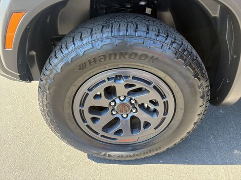 Used 2026 Nissan Frontier PRO-4X AWD/4WD image 30