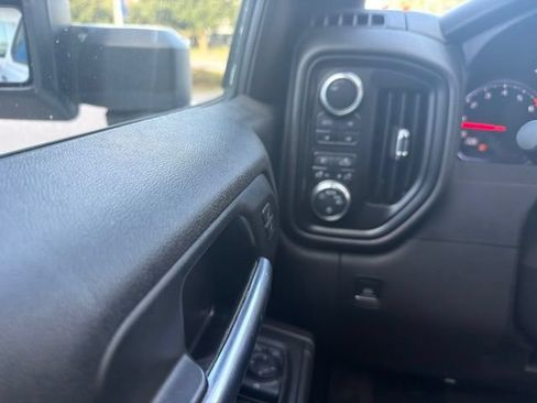 Used 2020 GMC Sierra 1500 4x4 Crew Cab w/ Sierra Value Package image 12