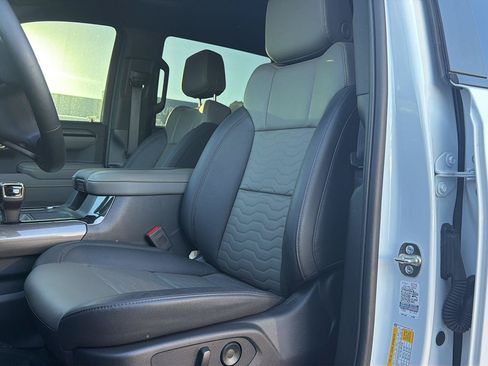 Used 2026 Chevrolet Silverado 1500 ZR2 w/ Dark Appearance Package AWD/4WD image 7