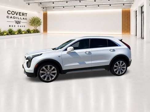 Used 2023 Cadillac XT4 Premium Luxury w/ Technology Package AWD/4WD image 5