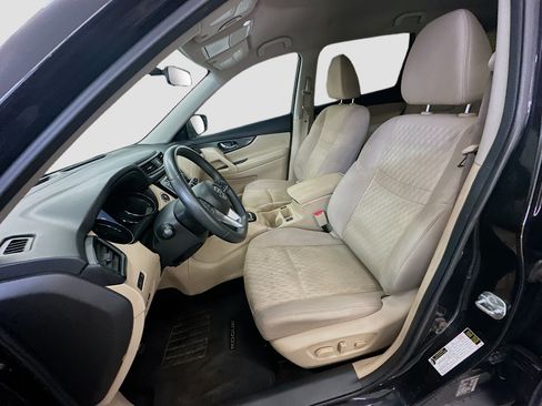 Used 2017 Nissan Rogue SV w/ SV Premium Package AWD/4WD image 13