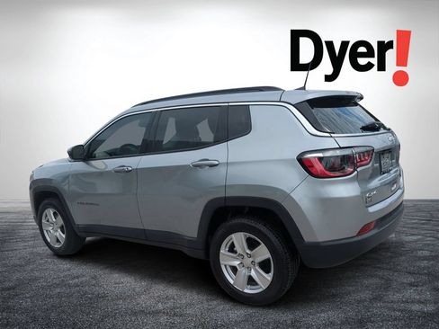 Used 2022 Jeep Compass Latitude w/ Convenience Group AWD/4WD image 6