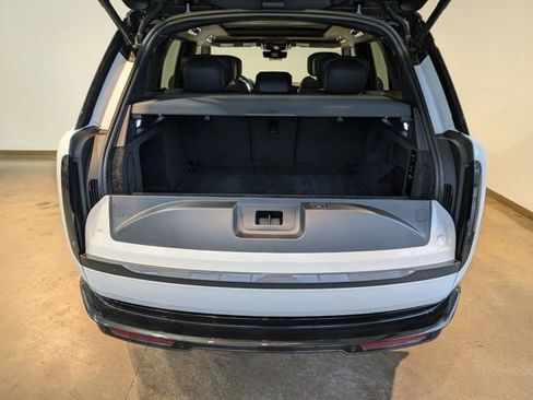 New 2025 Land Rover Range Rover Autobiography image 4