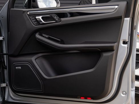New 2026 Porsche Macan Turbo image 44