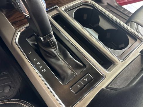 Used 2019 Ford F150 Lariat w/ Equipment Group 502A Luxury AWD/4WD image 26