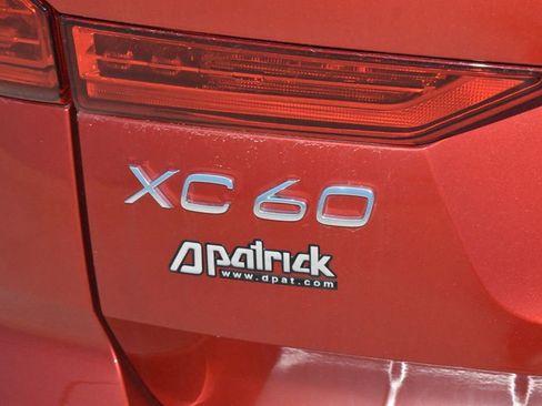 Used 2022 Volvo XC60 B5 Momentum AWD/4WD image 28