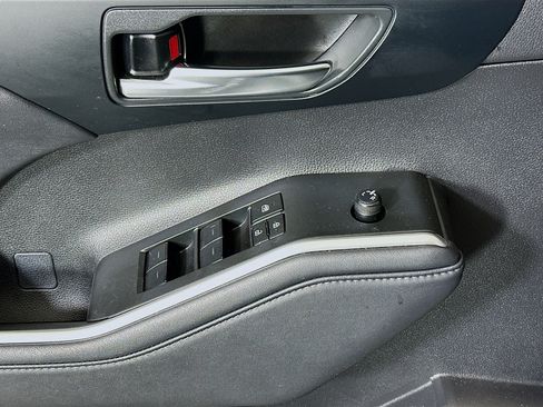 Used 2024 Toyota Highlander XLE FWD image 14