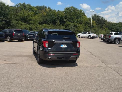 Used 2023 Ford Explorer XLT w/ Equipment Group 202A RWD image 7