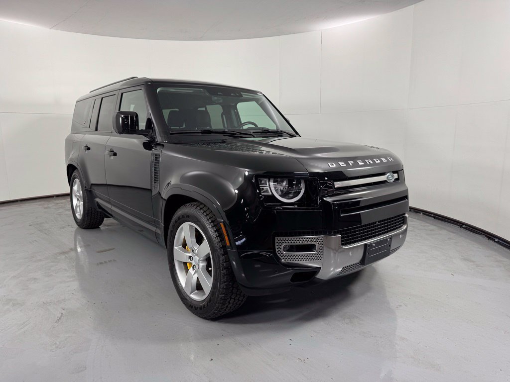 Used 2023 Land Rover Defender 130 S AWD/4WD image 4