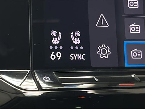 Used 2024 Volkswagen Atlas SE AWD/4WD image 36