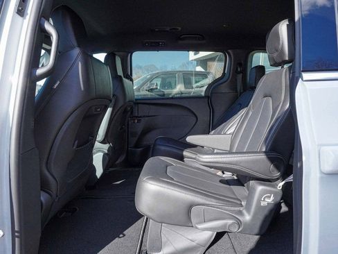 New 2026 Chrysler Pacifica Select image 31