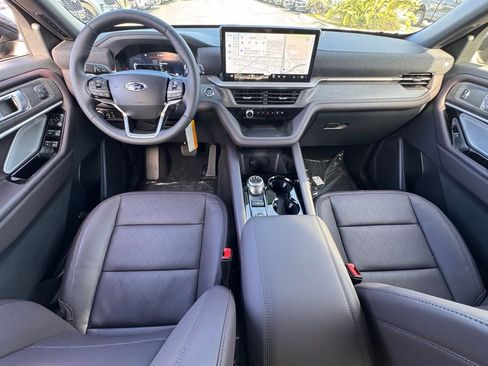New 2026 Ford Explorer Platinum RWD image 27