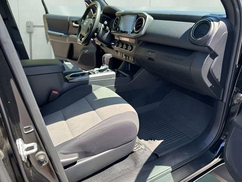 Used 2023 Toyota Tacoma TRD Off-Road AWD/4WD image 33