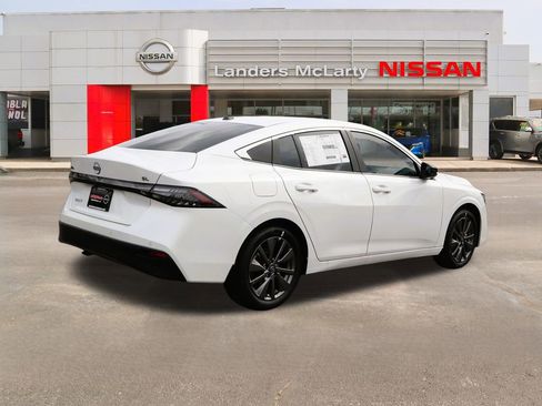 New 2026 Nissan Sentra SL w/ Floor Mat Package image 3