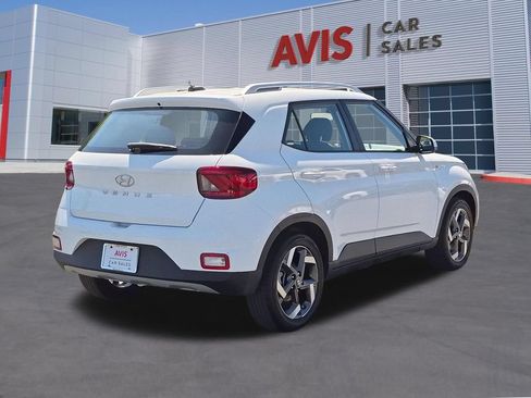 Used 2025 Hyundai Venue SEL FWD image 6