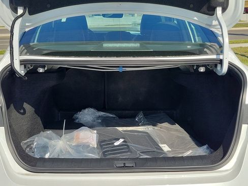 New 2026 Nissan Sentra SR w/ SR Premium Package FWD image 5