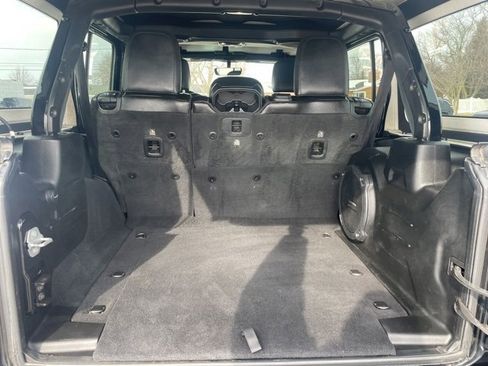 Used 2022 Jeep Wrangler Unlimited Sahara image 12