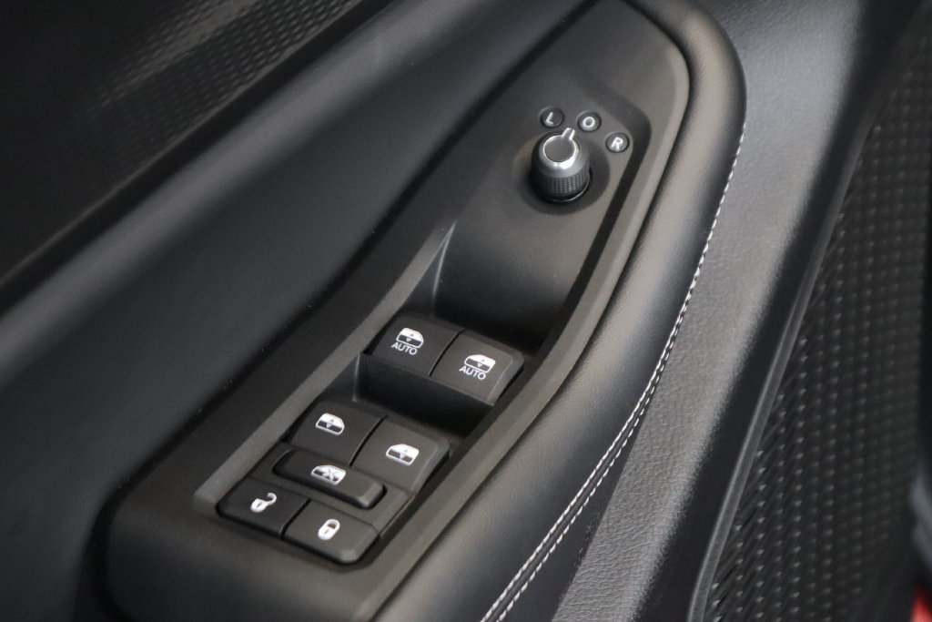 Used 2025 Jeep Grand Cherokee L Laredo w/ Luxury Tech Group I RWD image 18