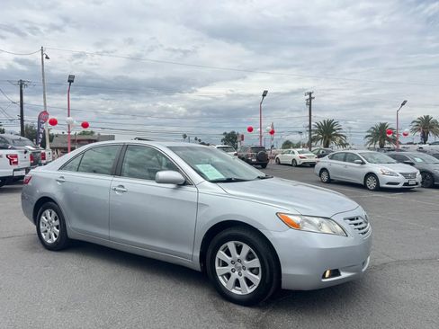 Used 2007 Toyota Camry XLE FWD image 12