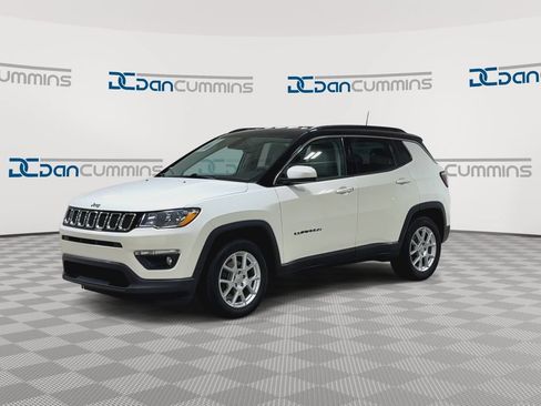 Used 2019 Jeep Compass Latitude w/ Cold Weather Group FWD image 4