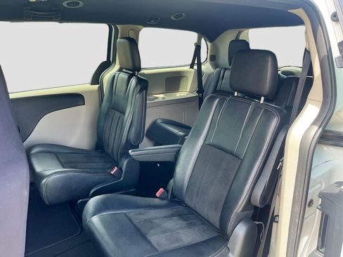 Used 2019 Dodge Grand Caravan SXT FWD image 22