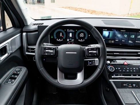 Used 2025 Hyundai Santa Fe SEL image 24