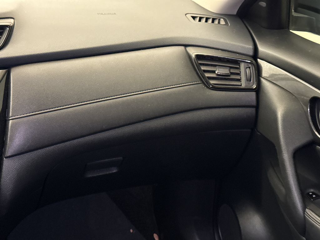 Used 2017 Nissan Rogue SV w/ Midnight Edition FWD image 18