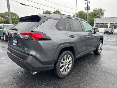 Used 2021 Toyota RAV4 XLE Premium AWD/4WD image 5
