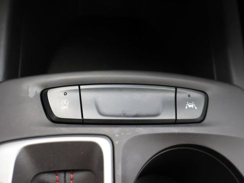 Used 2024 Chevrolet Trax RS w/ Driver Confidence Package FWD image 13