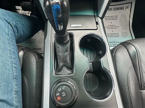 Used 2014 Ford Explorer XLT w/ Equipment Group 202A image 18